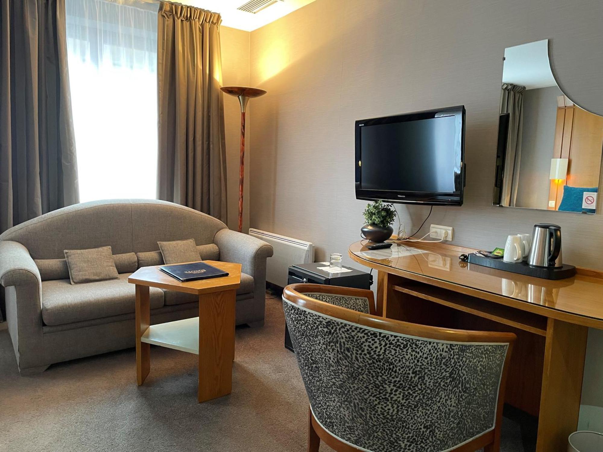 Hotel Europe サヴェルヌ エクステリア 写真